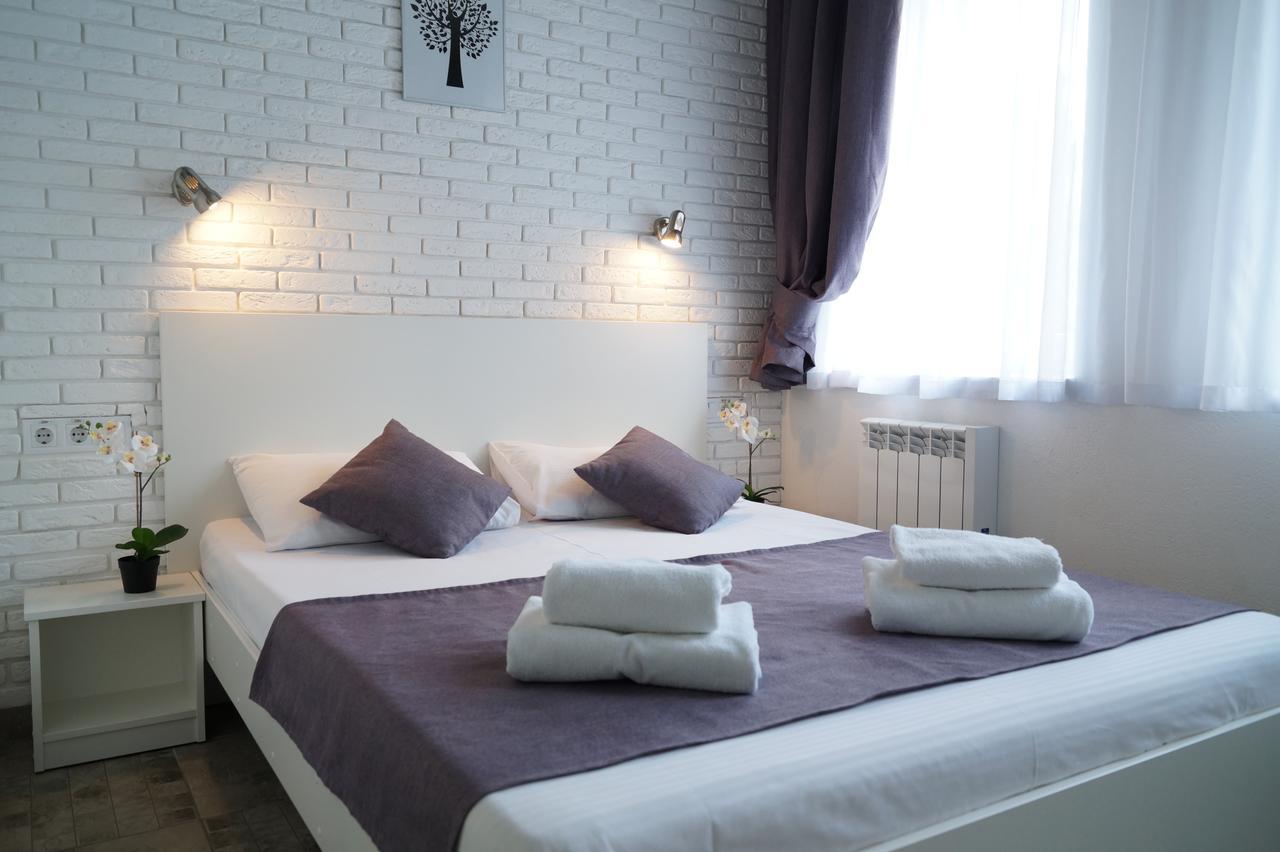 Skyhome Goloseevsky Kyiv Exterior photo